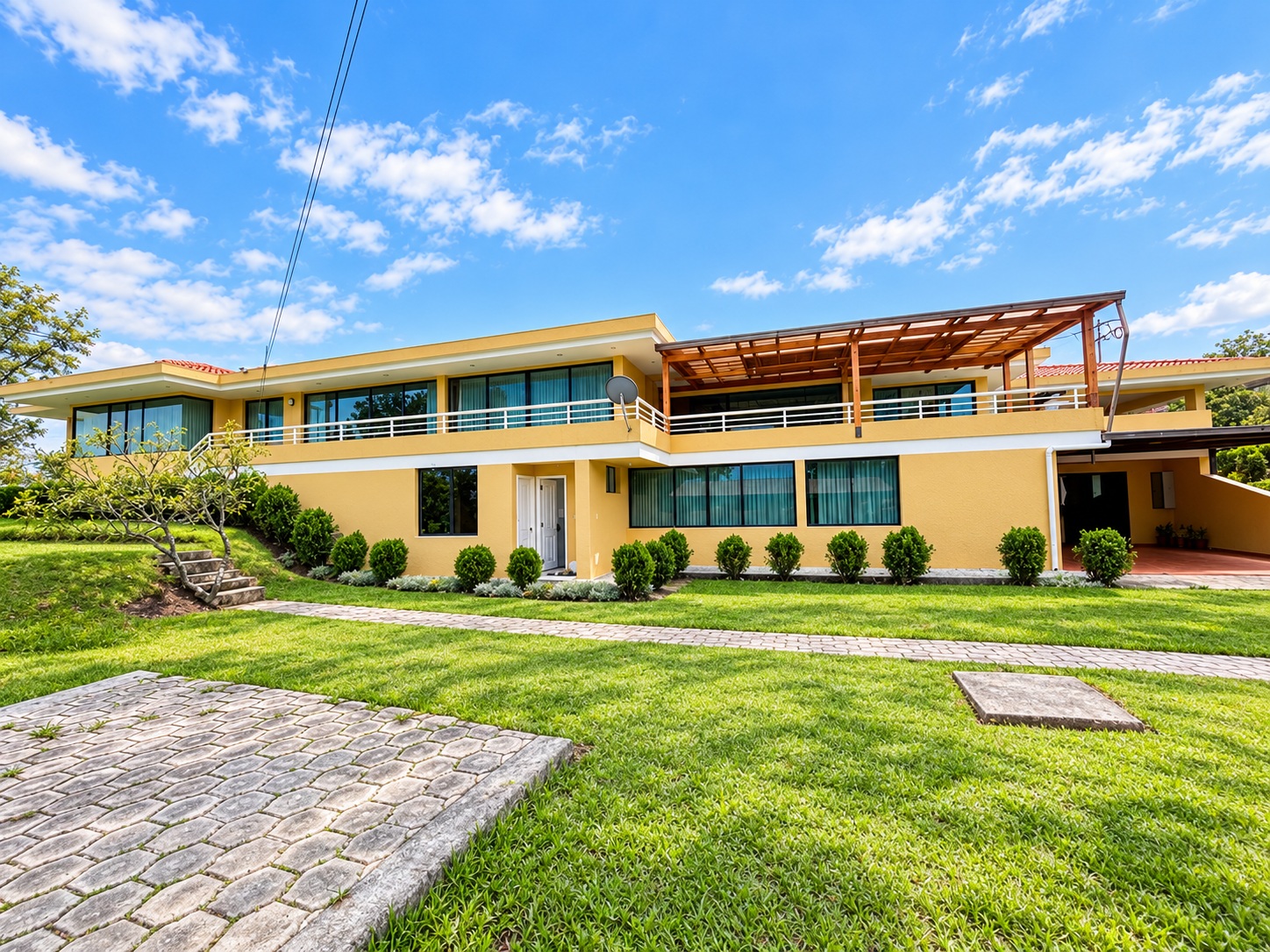 Casa Santiago Girón — Fundación C.R.E.E.R.